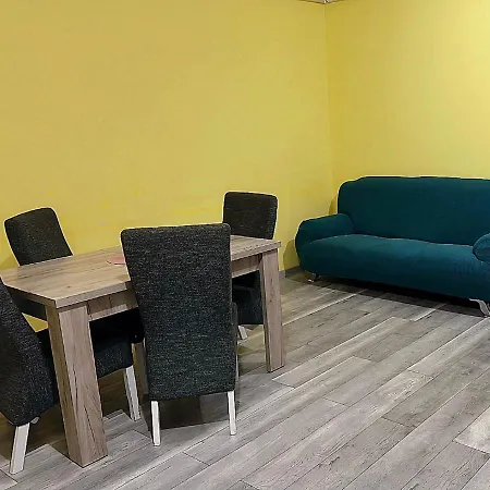 Kiwi Apartment *
